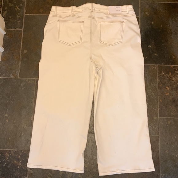 Pennington’s D/C Wide Leg Ankle Pant - Picture 2 of 7